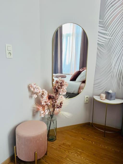 Charmant Petit Appartement. Liege Bagian luar foto